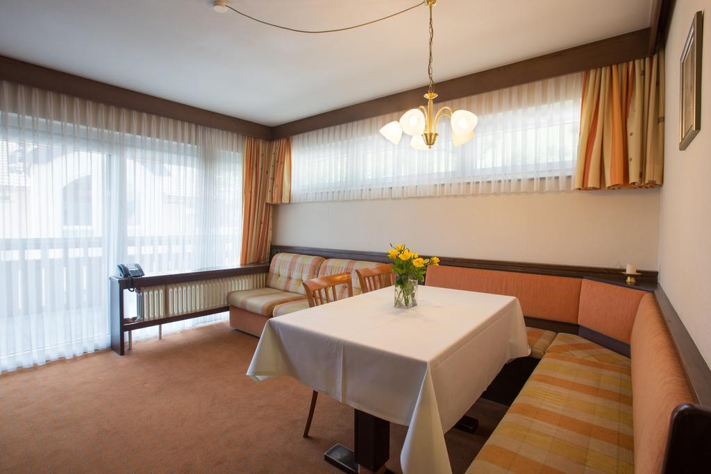Apartmenthaus Brixen & Haus Central Brixen im Thale Room photo
